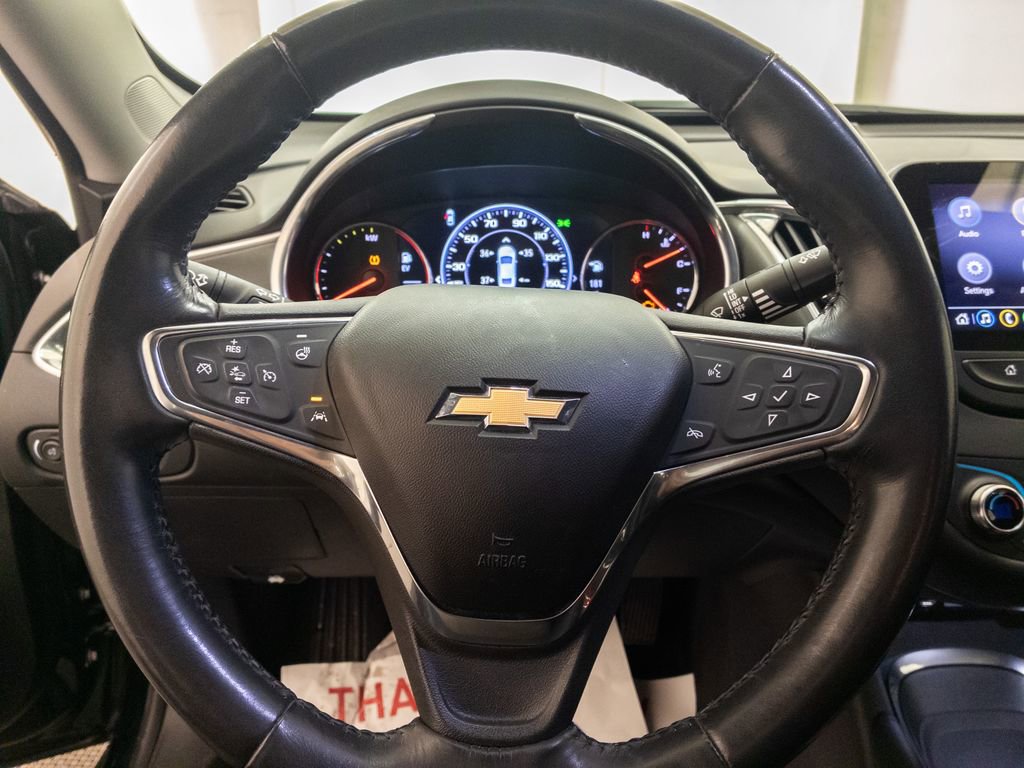 Used 2019 Chevrolet Malibu Hybrid w/ Leather Package image 15
