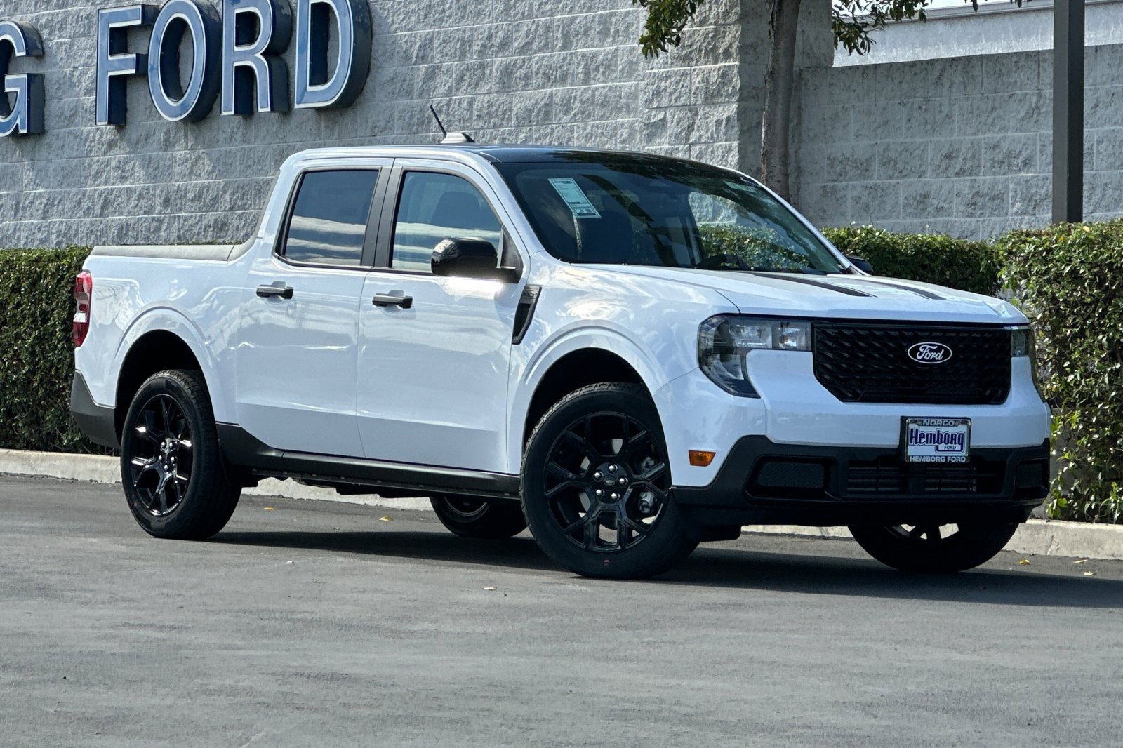 New 2025 Ford Maverick XLT w/ XLT Luxury Package image 2