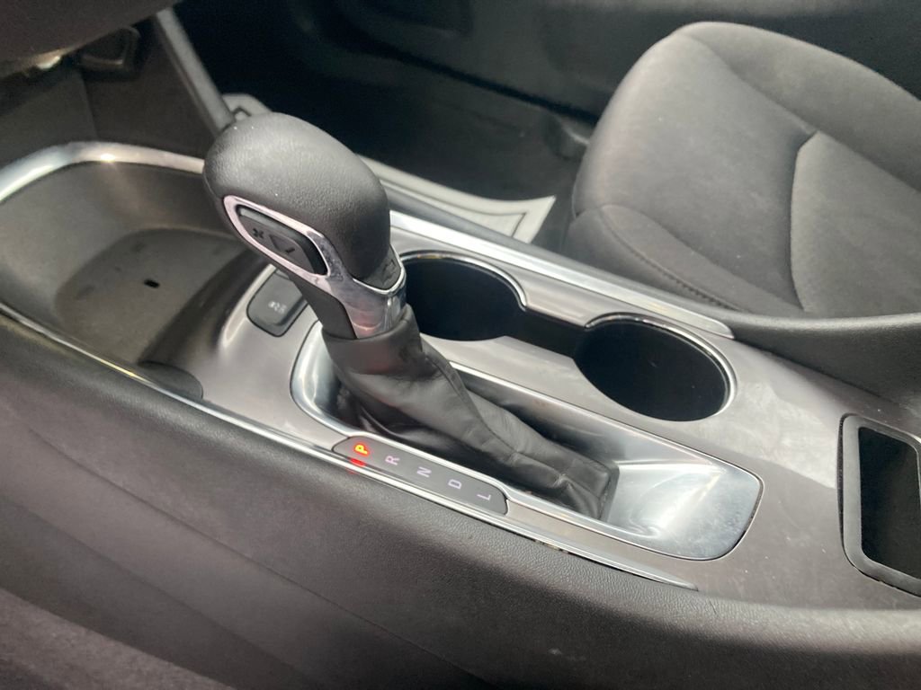 Used 2022 Chevrolet Malibu LS image 28