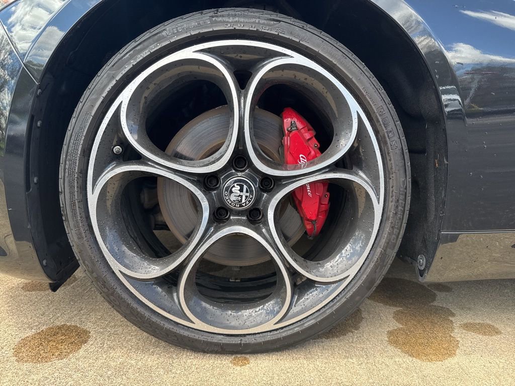 Used 2023 Alfa Romeo Giulia Veloce image 25