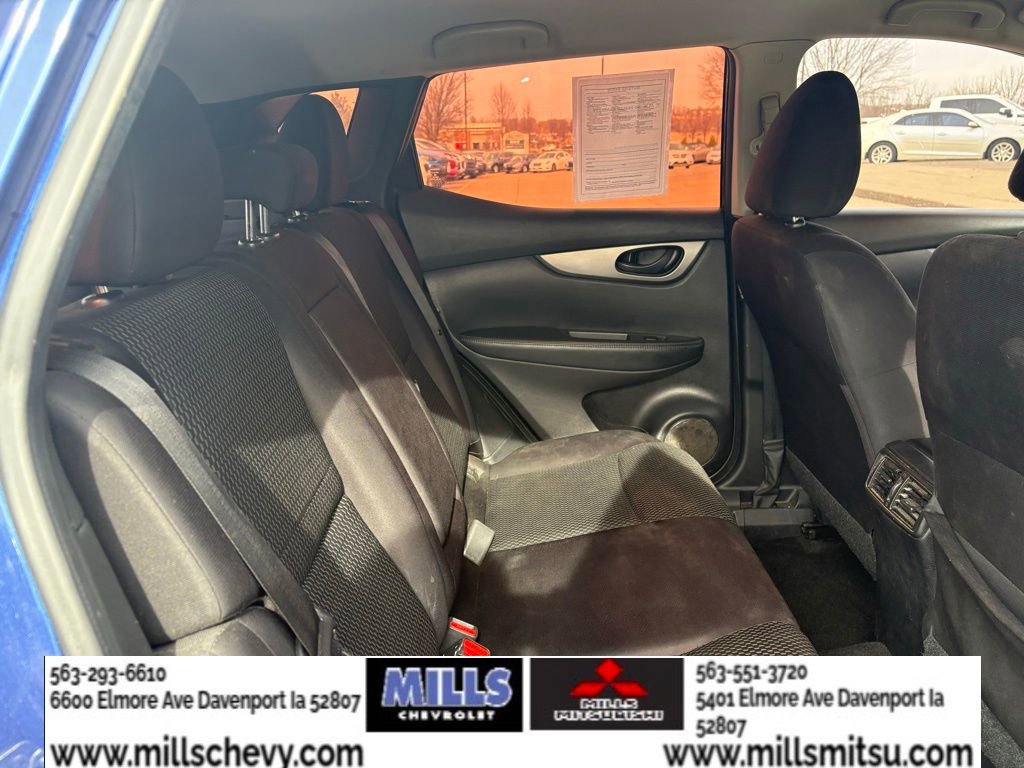 Used 2021 Nissan Rogue Sport S image 12