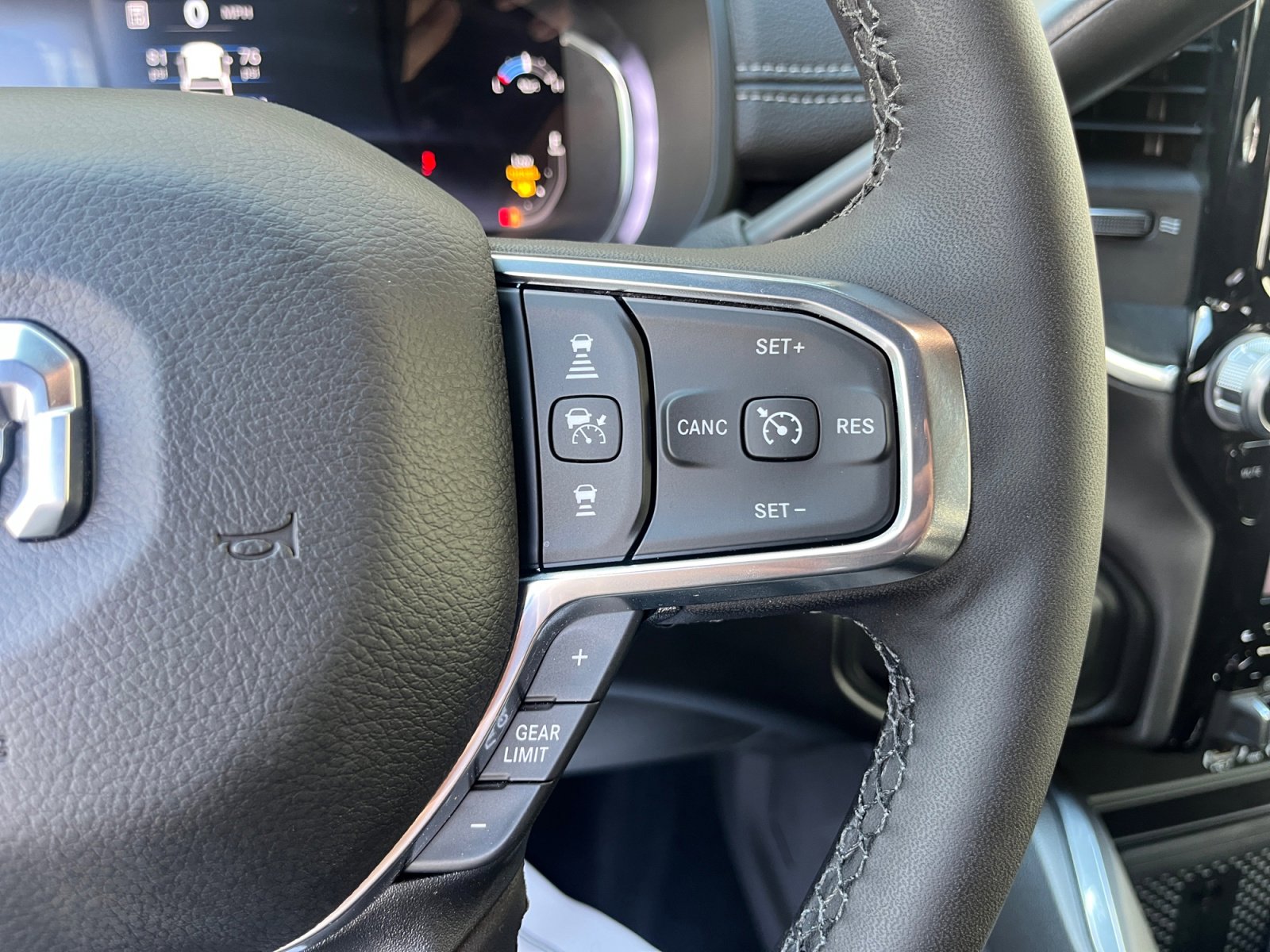 New 2025 RAM 2500 Laramie w/ Night Edition AWD/4WD image 18