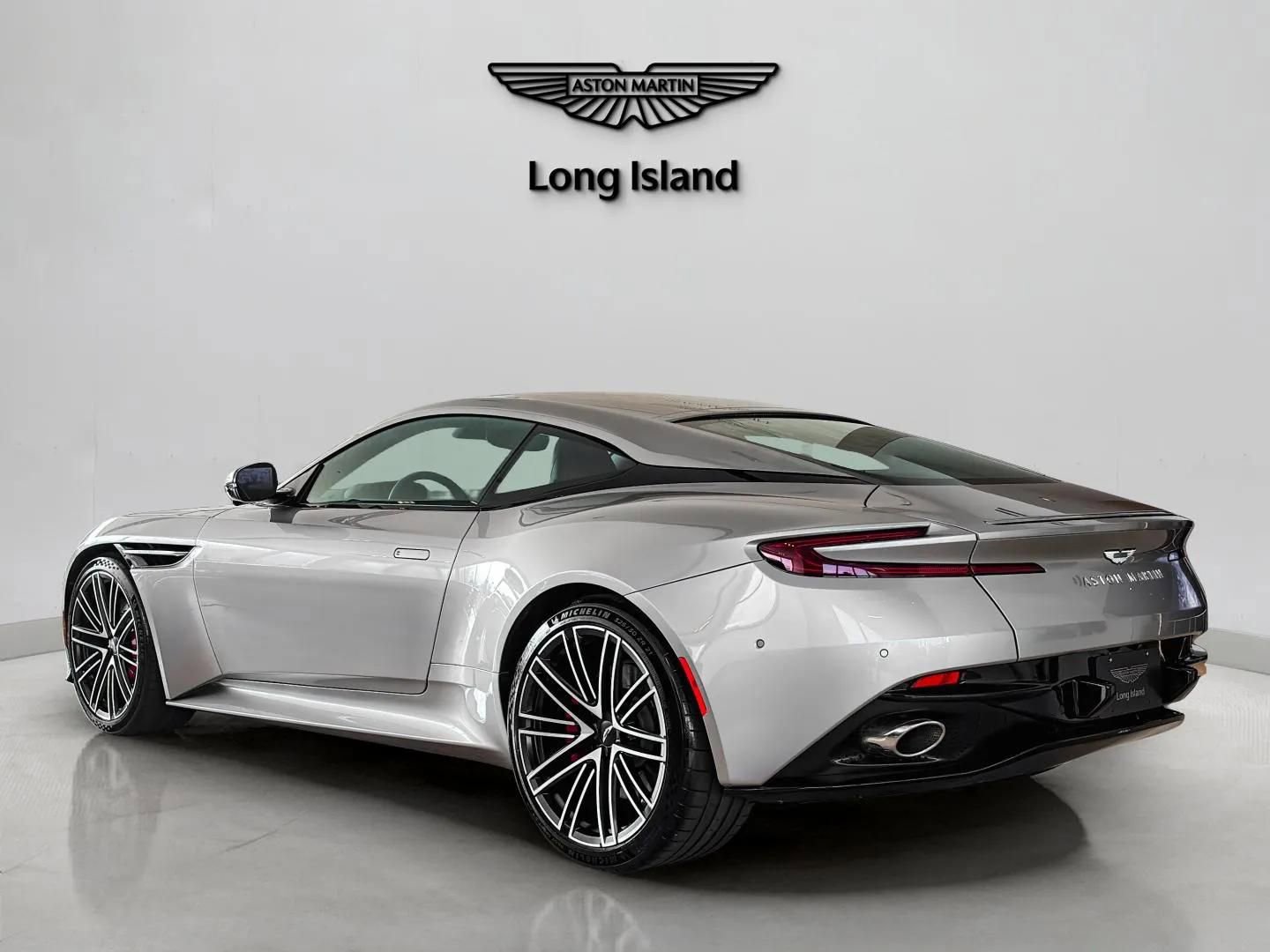Used 2024 Aston Martin DB12 Coupe image 4