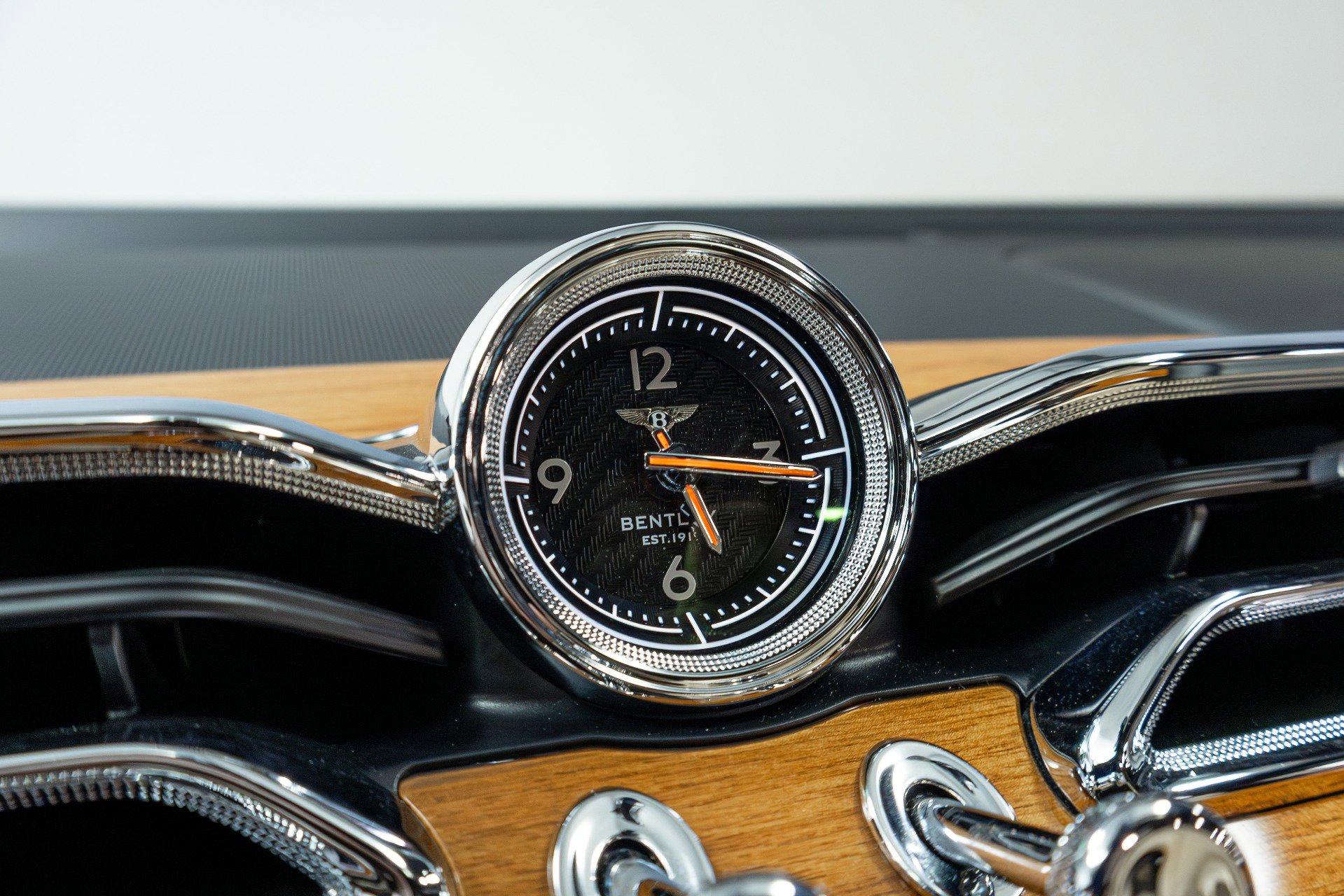 Used 2021 Bentley Bentayga w/ First Edition Specification AWD/4WD image 84