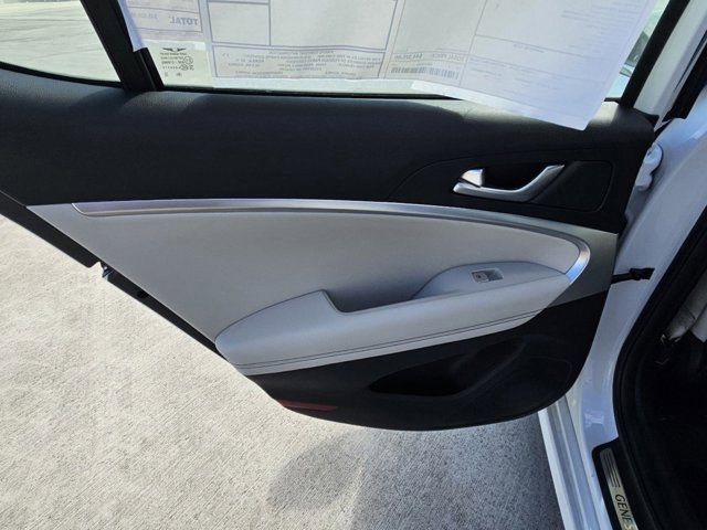 Used 2025 Genesis G70 2.5T RWD image 14