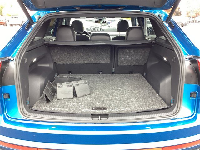 Used 2024 Volkswagen Atlas Cross Sport SEL Premium R-Line image 29