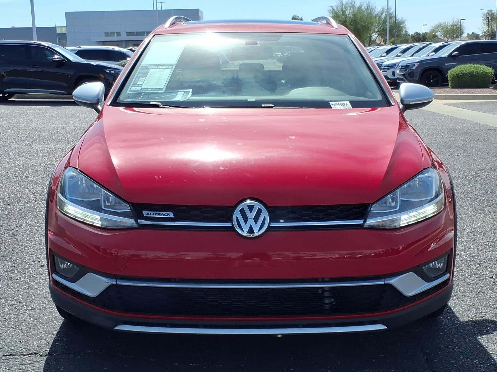 Used 2018 Volkswagen Golf Alltrack SE image 2