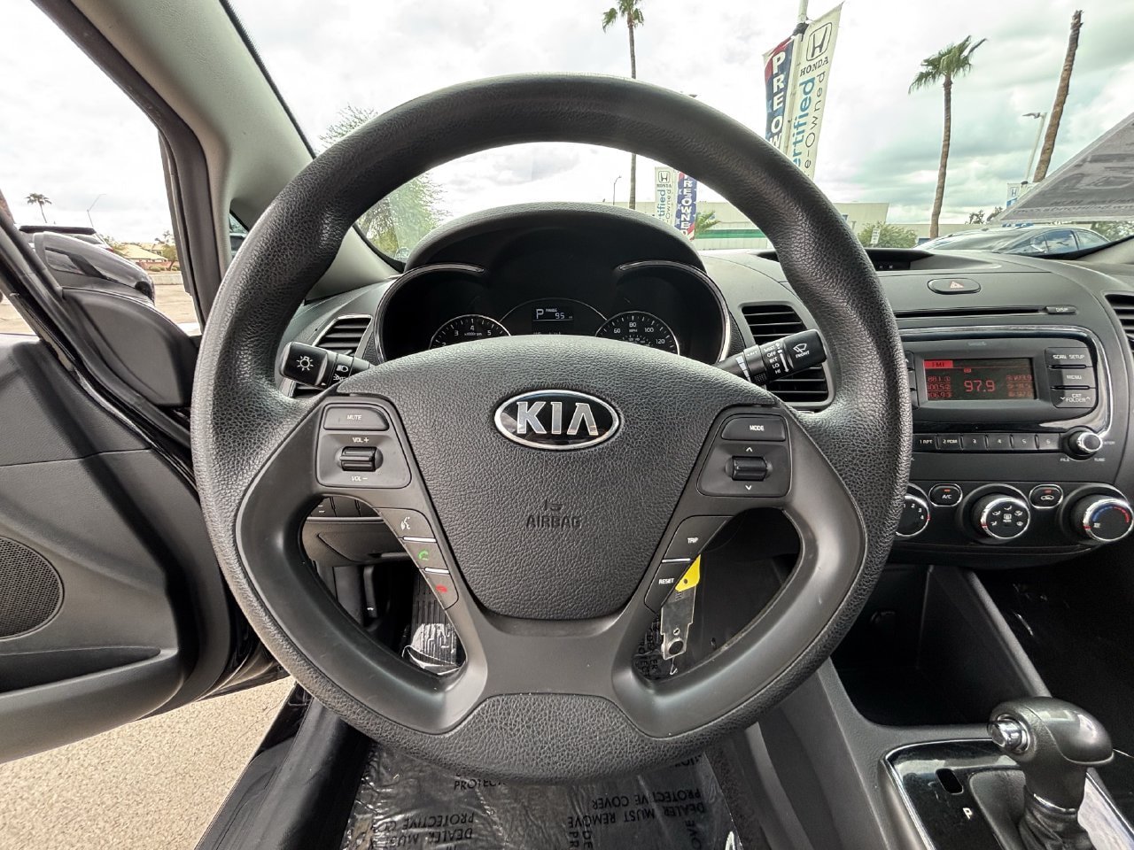 Used 2017 Kia Forte LX FWD image 25
