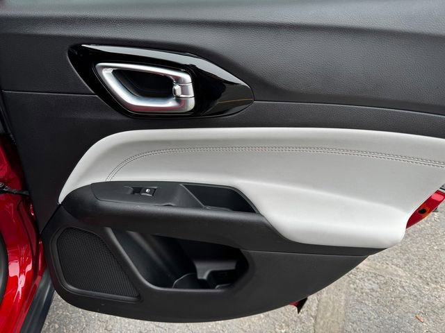 Used 2025 Jeep Compass Limited image 15