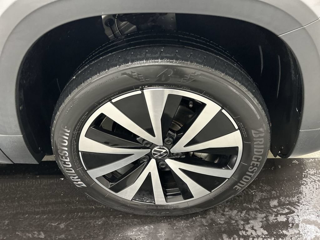 Certified 2023 Volkswagen Taos SE AWD/4WD image 8
