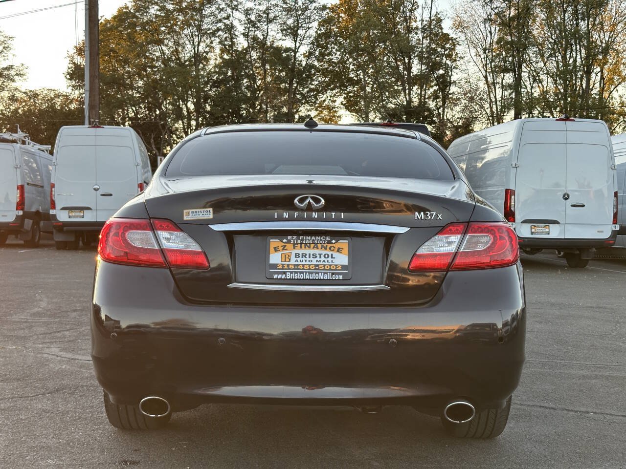 Used 2011 INFINITI M37 x w/ Deluxe Touring Pkg AWD/4WD image 4