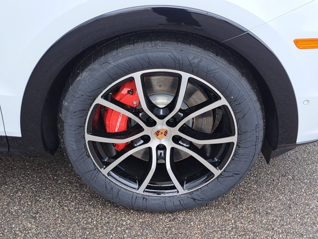 New 2026 Porsche Cayenne GTS AWD/4WD image 11
