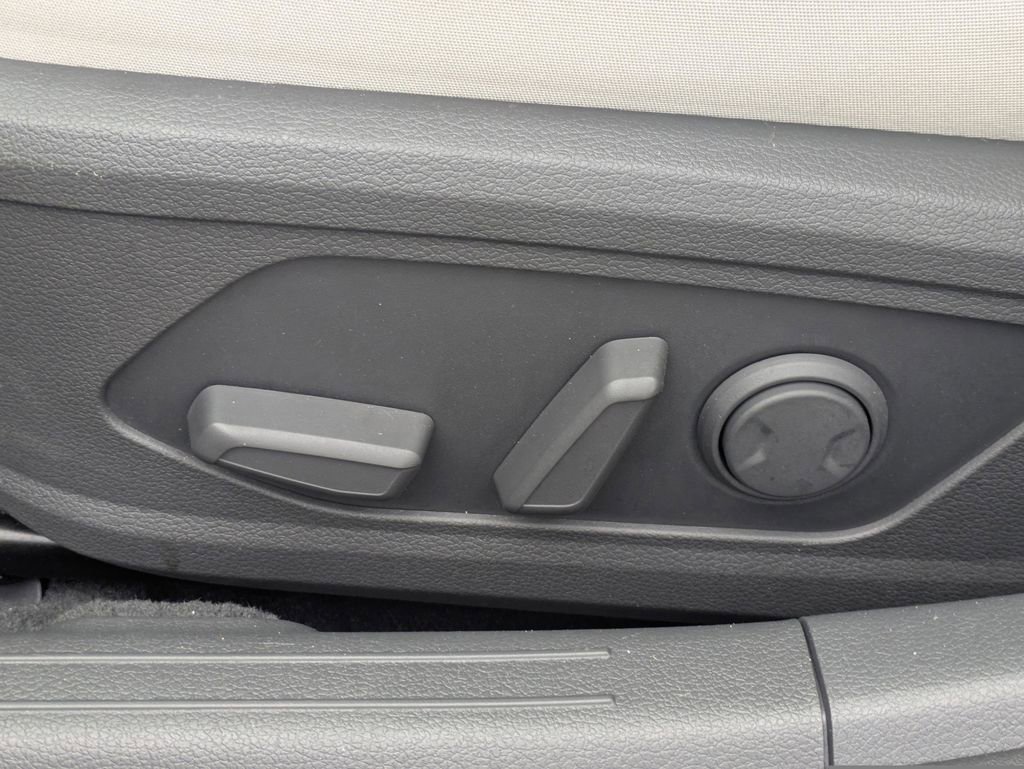 Certified 2024 Hyundai Sonata SEL w/ Convenience Package FWD image 16