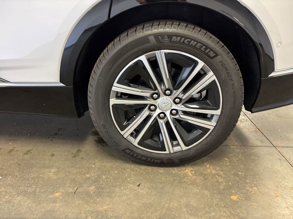 New 2025 Cadillac Lyriq Luxury image 34