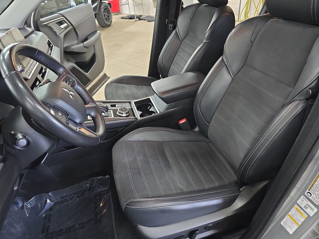 Used 2024 Mitsubishi Outlander SE AWD/4WD image 17