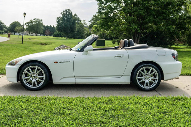 Used 2004 Honda S2000 image 3