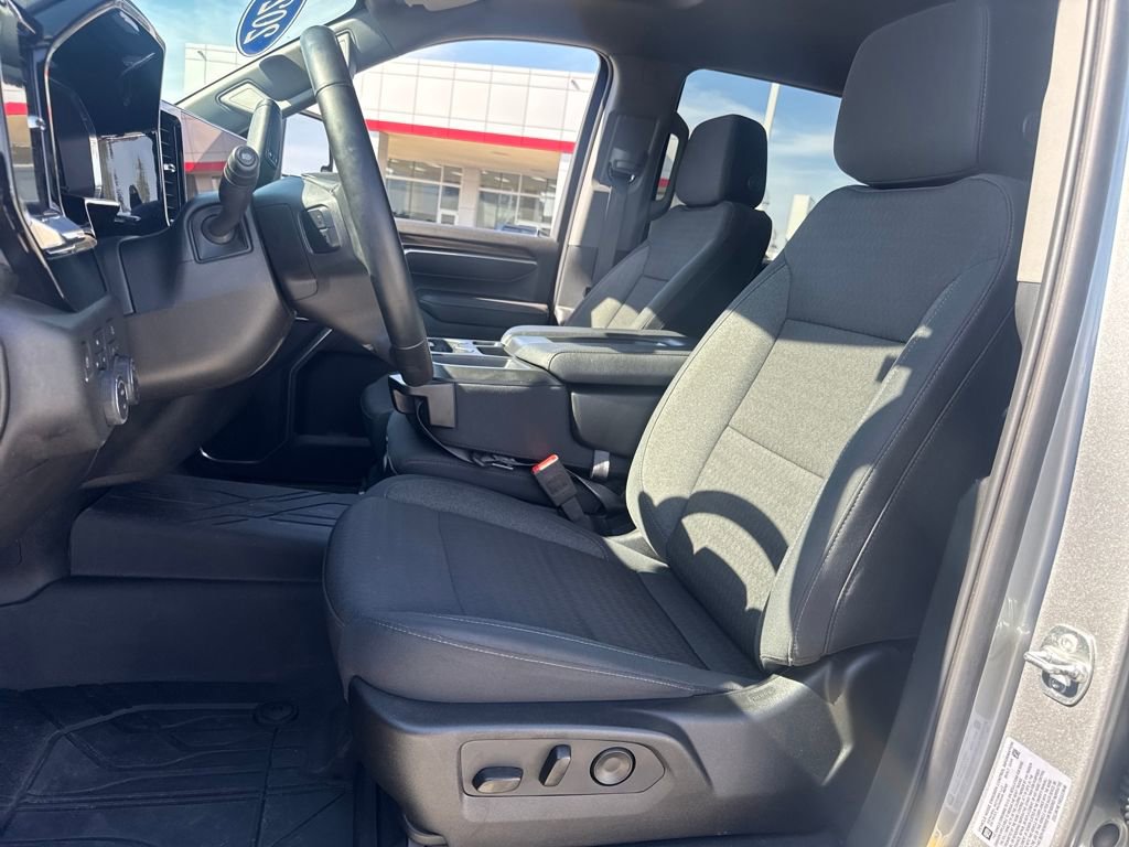 Used 2025 Chevrolet Silverado 2500 LT w/ Convenience Package image 14