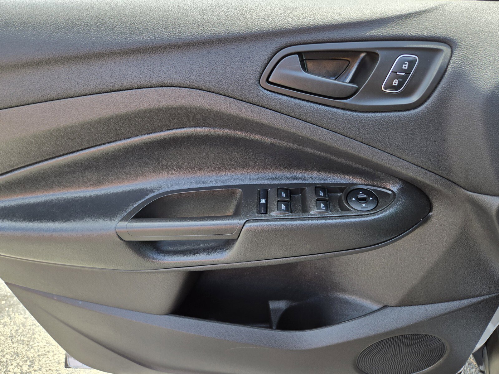Used 2018 Ford Escape S image 16
