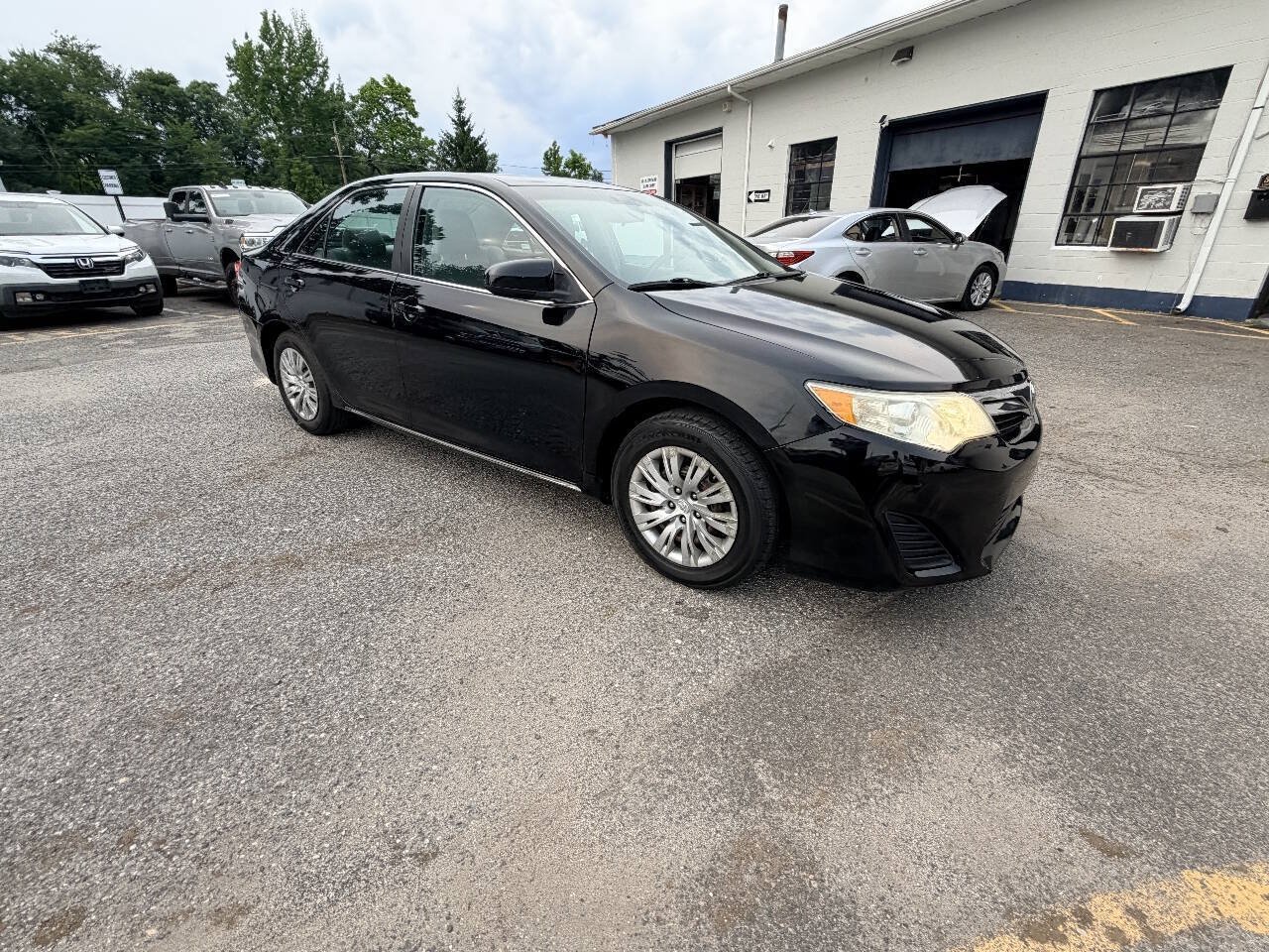 Used 2012 Toyota Camry LE FWD image 16