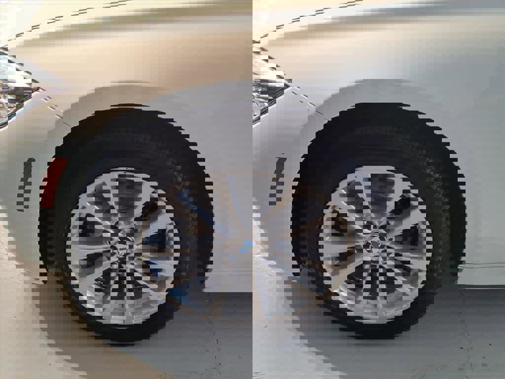 Used 2018 BMW 320i xDrive Sedan w/ Convenience Package image 8