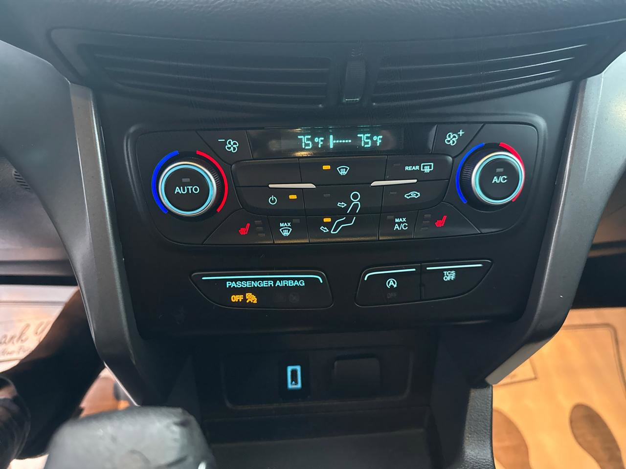 Used 2018 Ford Escape SE image 22