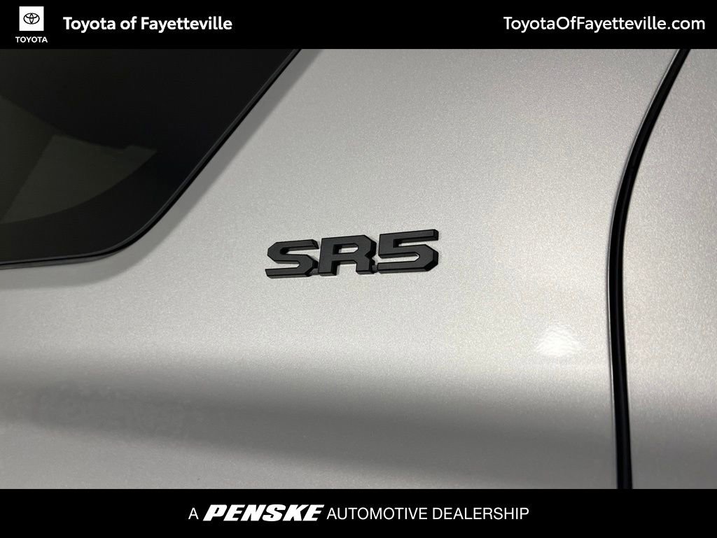 Certified 2025 Toyota 4Runner SR5 AWD/4WD image 4