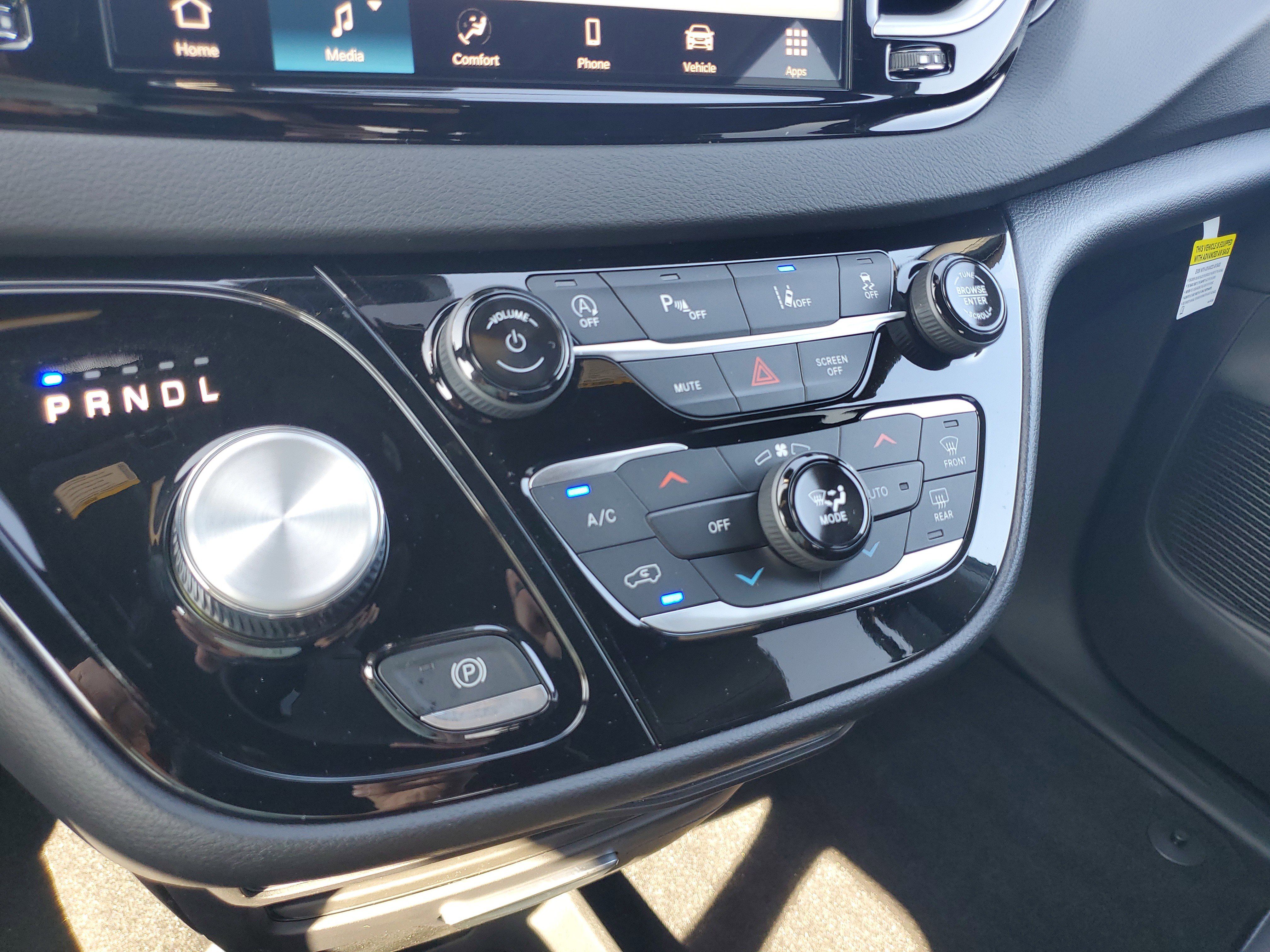 New 2026 Chrysler Voyager LX image 27