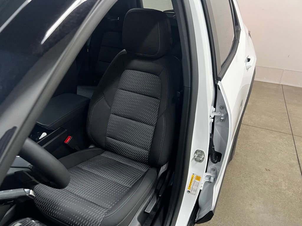 New 2026 Chevrolet Equinox LT image 23