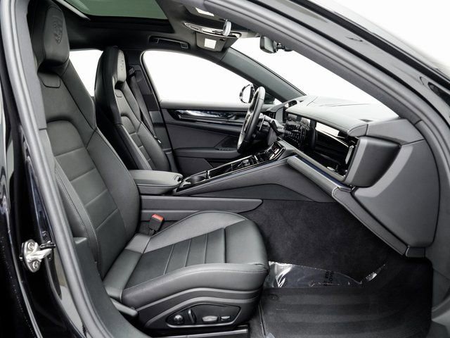 Certified 2025 Porsche Panamera 4 image 23