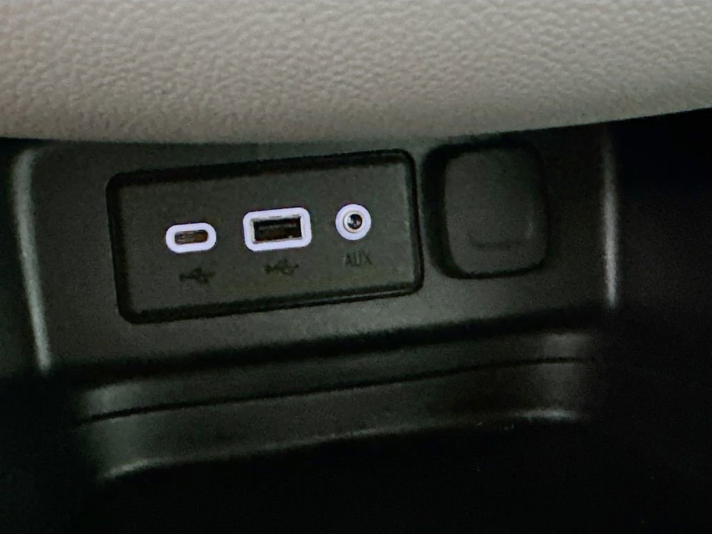 Used 2024 Chevrolet Equinox LS FWD image 31