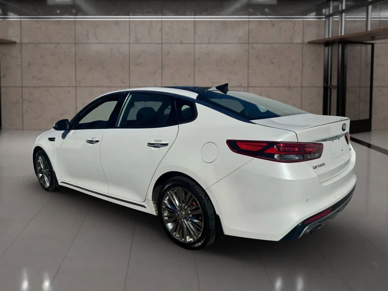 Used 2016 Kia Optima SX w/ Chrome Wheel Package image 4