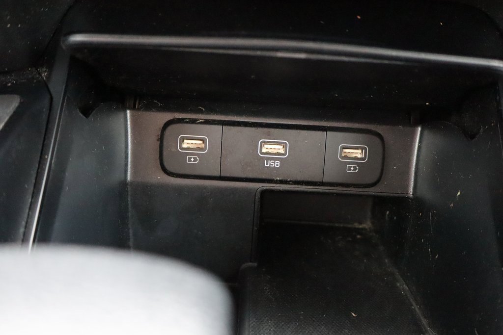 Used 2022 Kia Sorento LX image 14