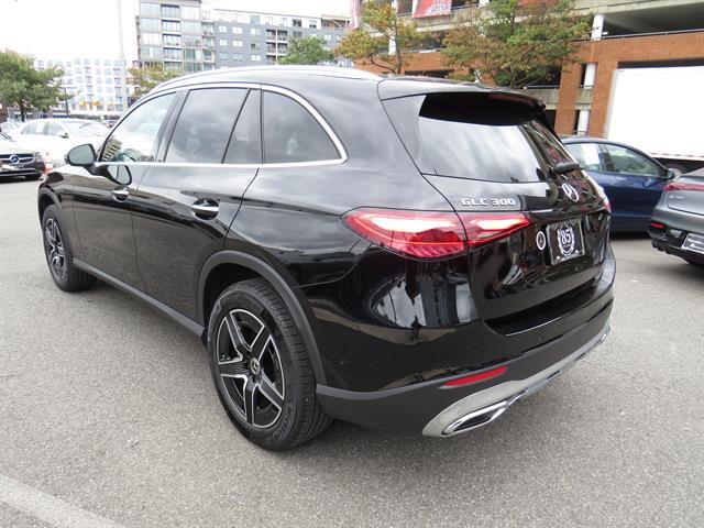 Used 2026 Mercedes-Benz GLC 300 4MATIC image 2