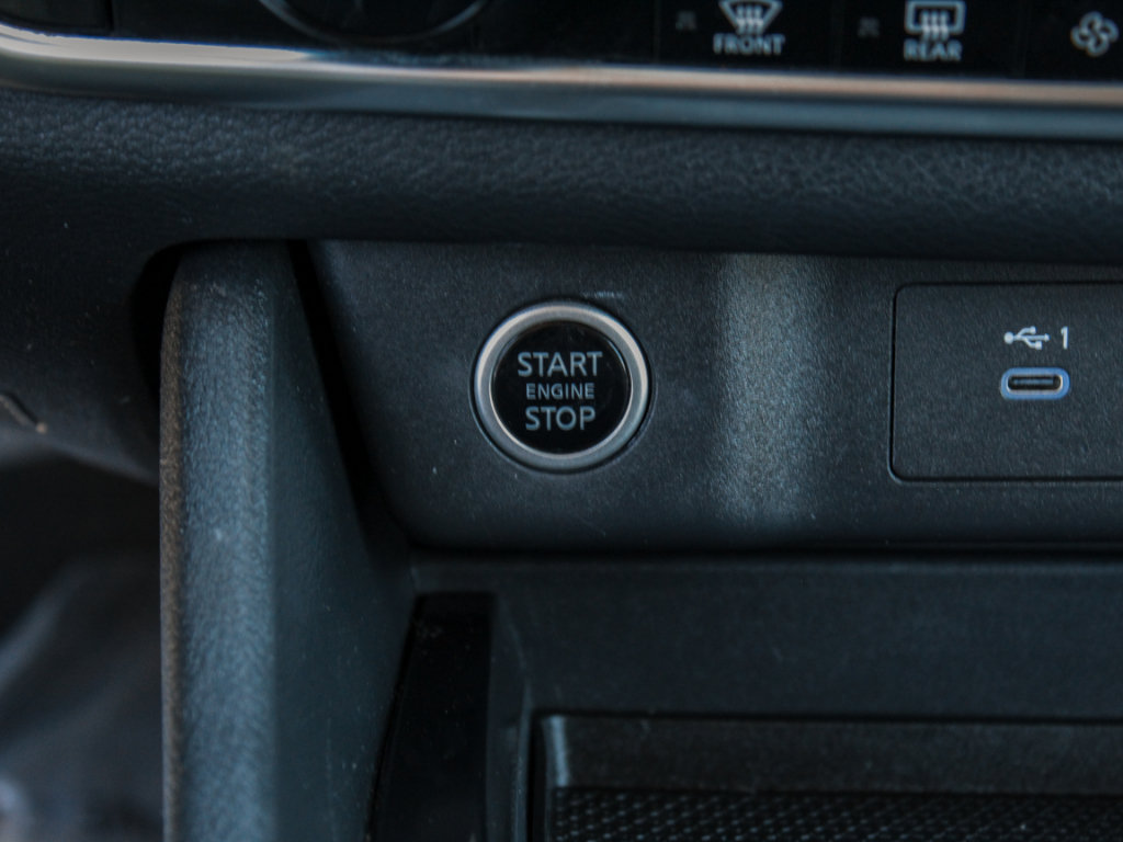 Used 2021 Nissan Rogue SV AWD/4WD image 16