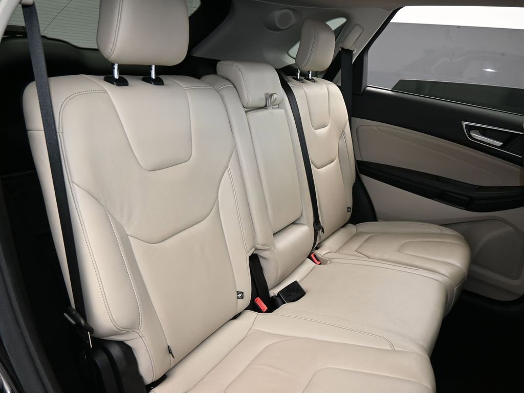 Used 2022 Ford Edge Titanium image 44