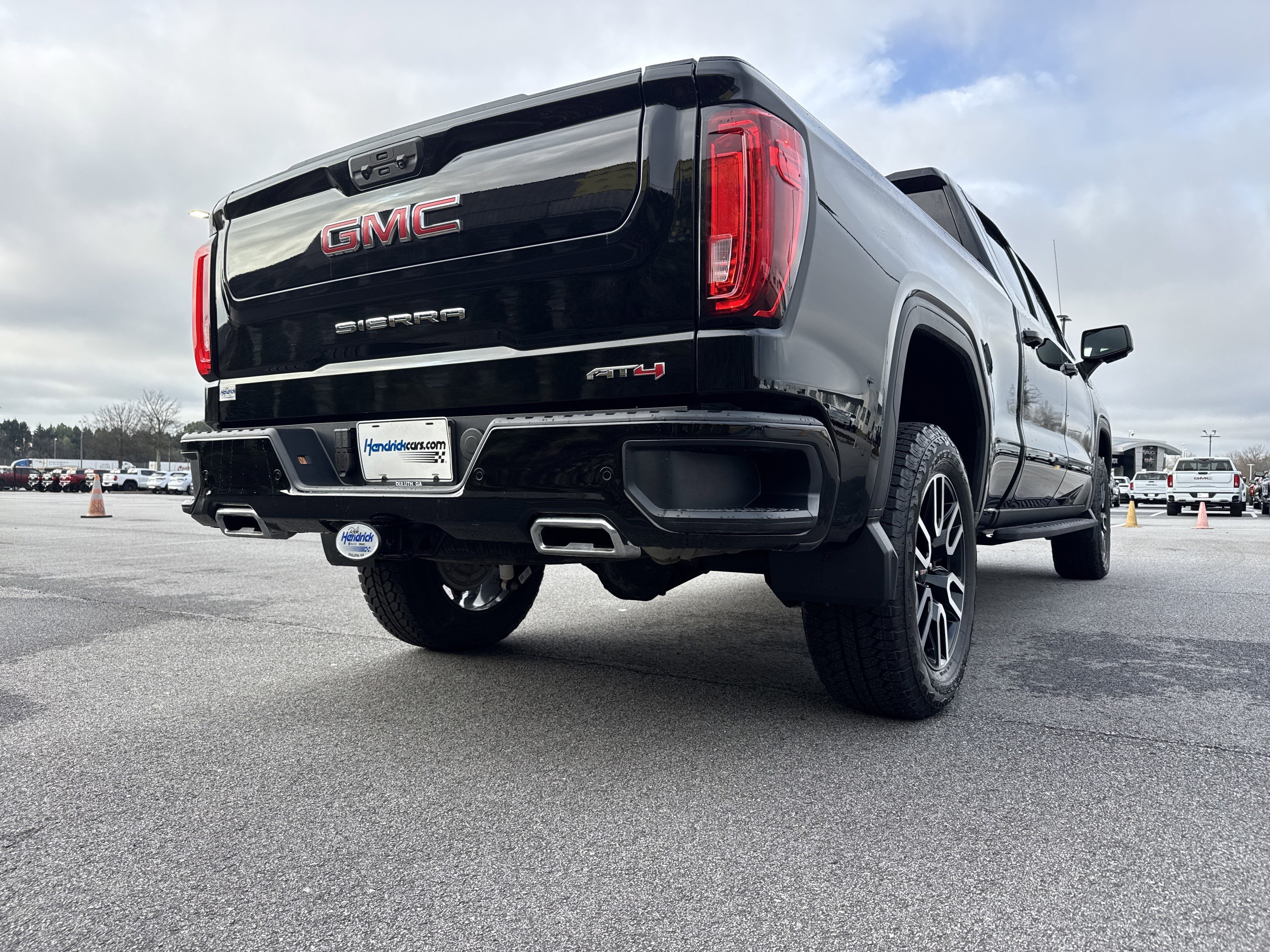 Used 2025 GMC Sierra 1500 AT4 w/ AT4 Premium Package image 10
