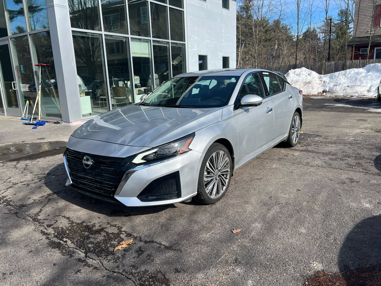 Used 2024 Nissan Altima 2.5 SL AWD/4WD image 1