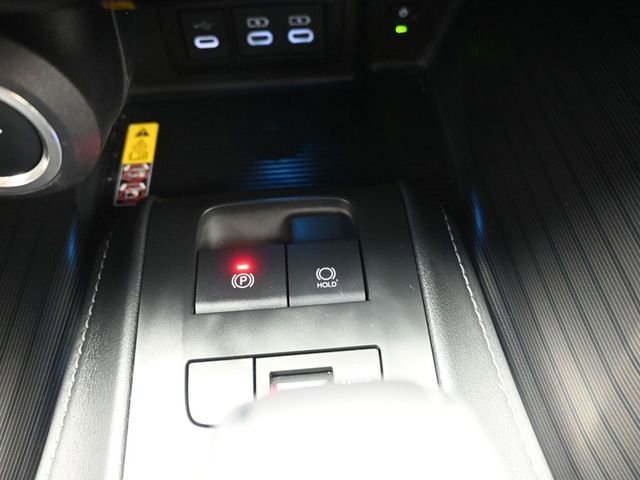 Used 2024 Toyota Venza Nightshade image 4