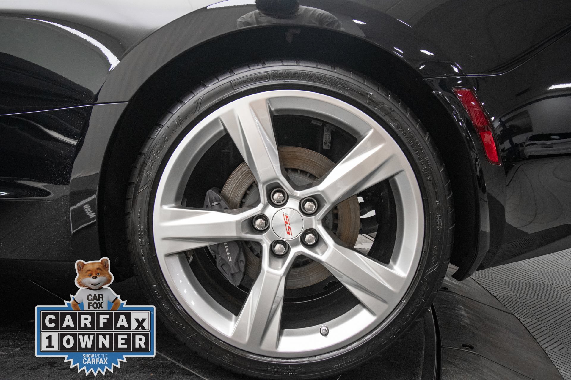 Used 2018 Chevrolet Camaro SS RWD image 30