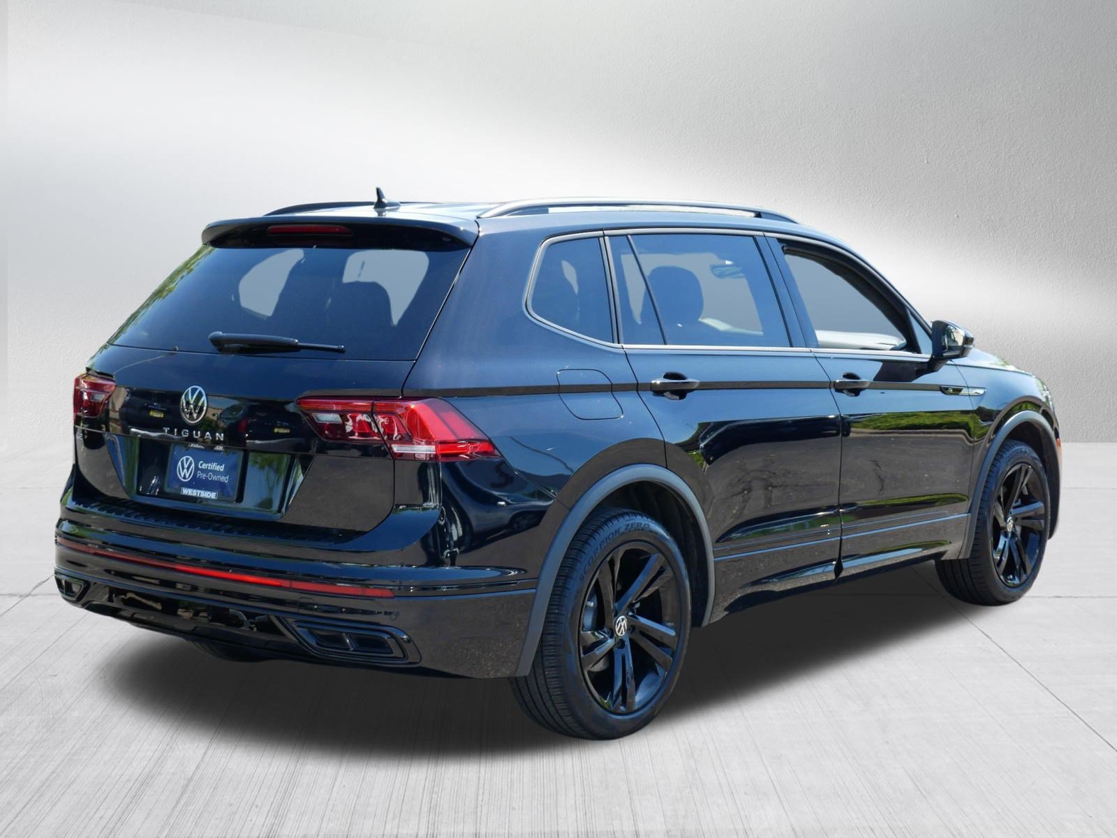 Certified 2024 Volkswagen Tiguan SE R-Line FWD image 7