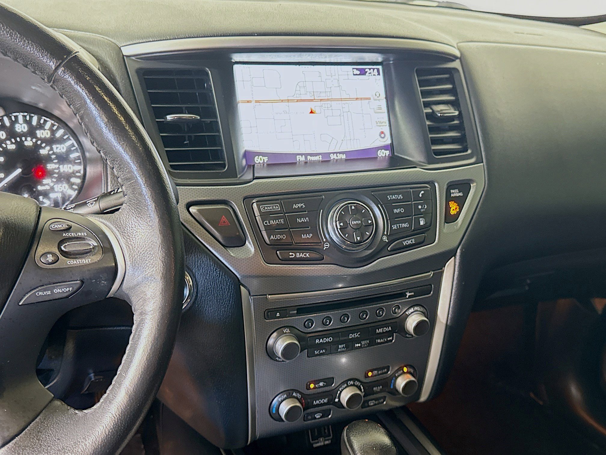 Used 2020 Nissan Pathfinder SL image 18