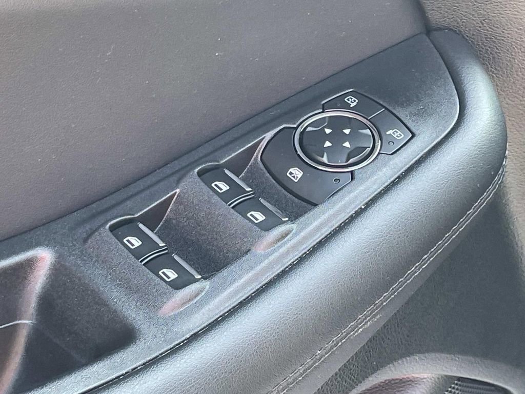 Used 2024 Ford Edge SE w/ Cargo Accessory Package image 15