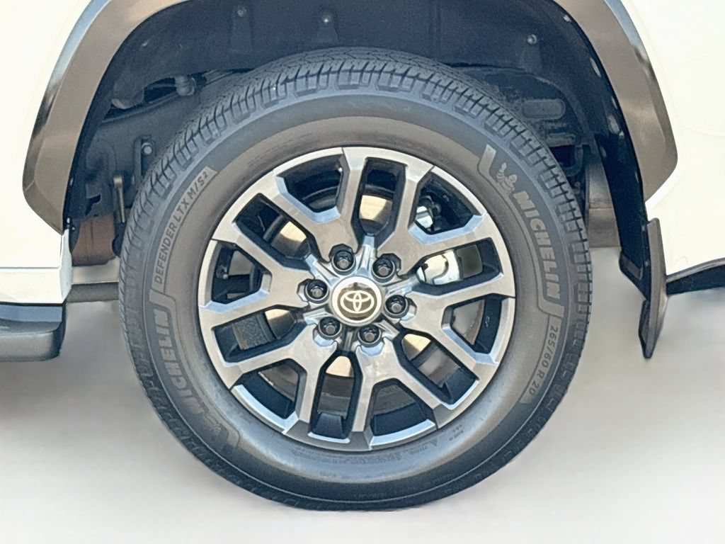 Certified 2024 Toyota Sequoia Platinum AWD/4WD image 32