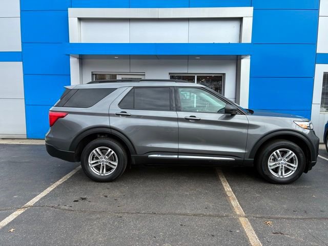 Used 2023 Ford Explorer XLT AWD/4WD image 8