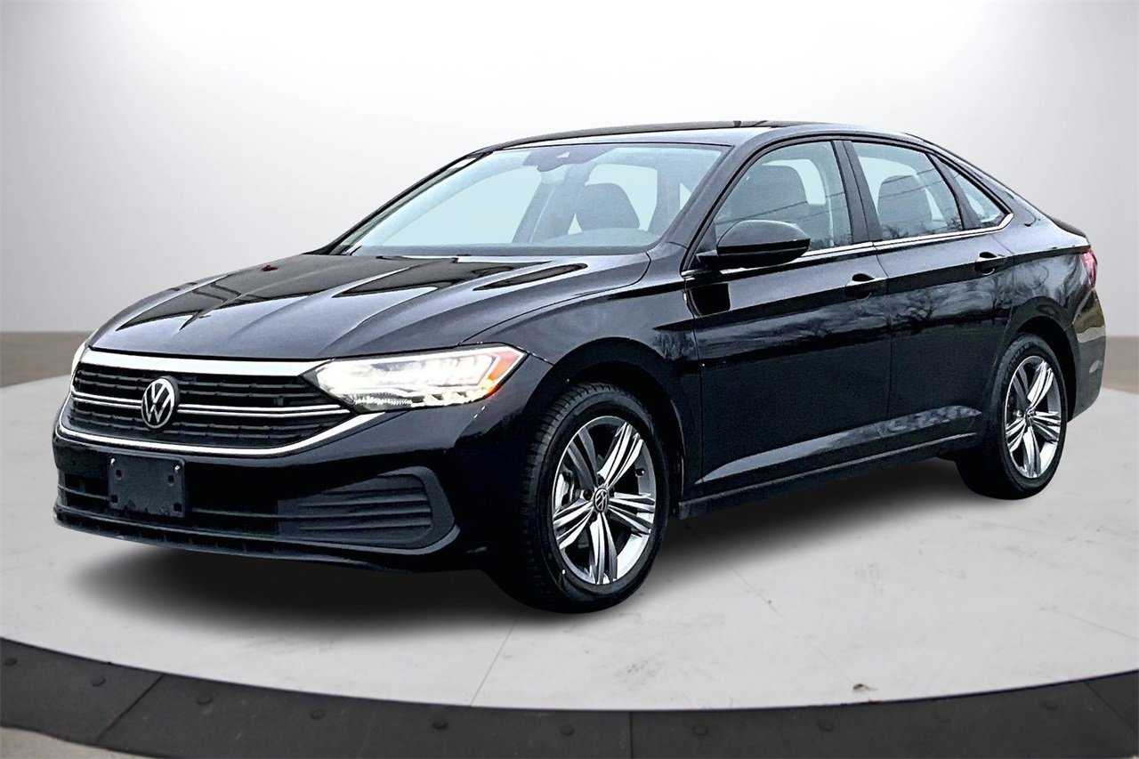 Used 2024 Volkswagen Jetta SE image 4