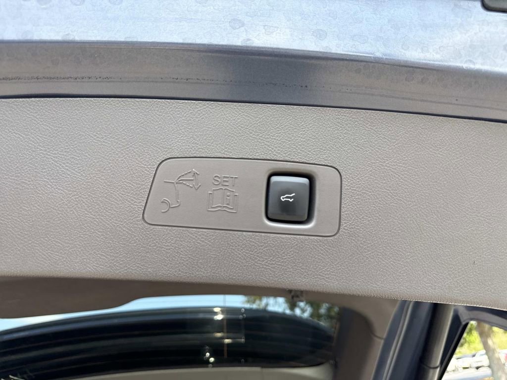 Certified 2022 Lincoln Corsair FWD w/ Equipment Group 101A image 12