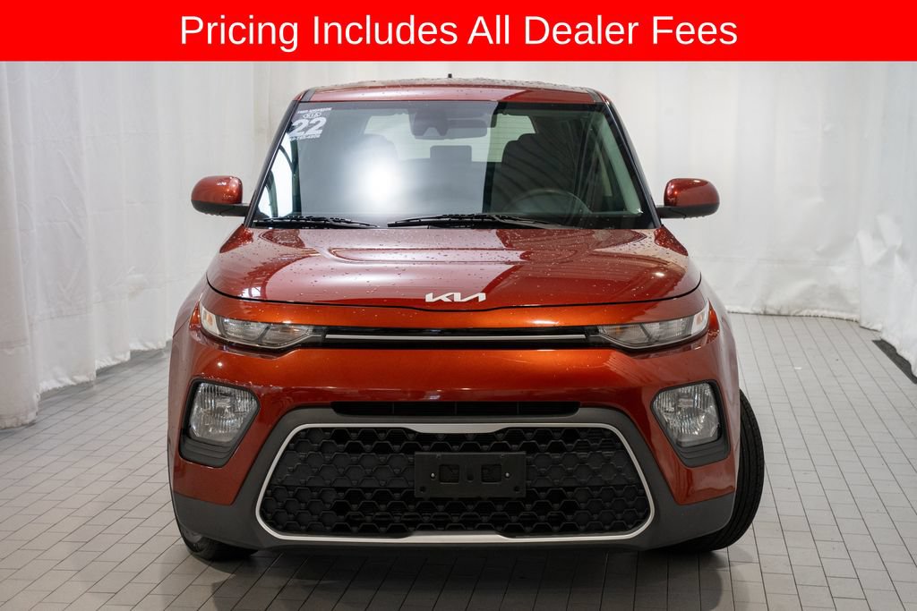 Used 2022 Kia Soul LX w/ Technology Package FWD image 2