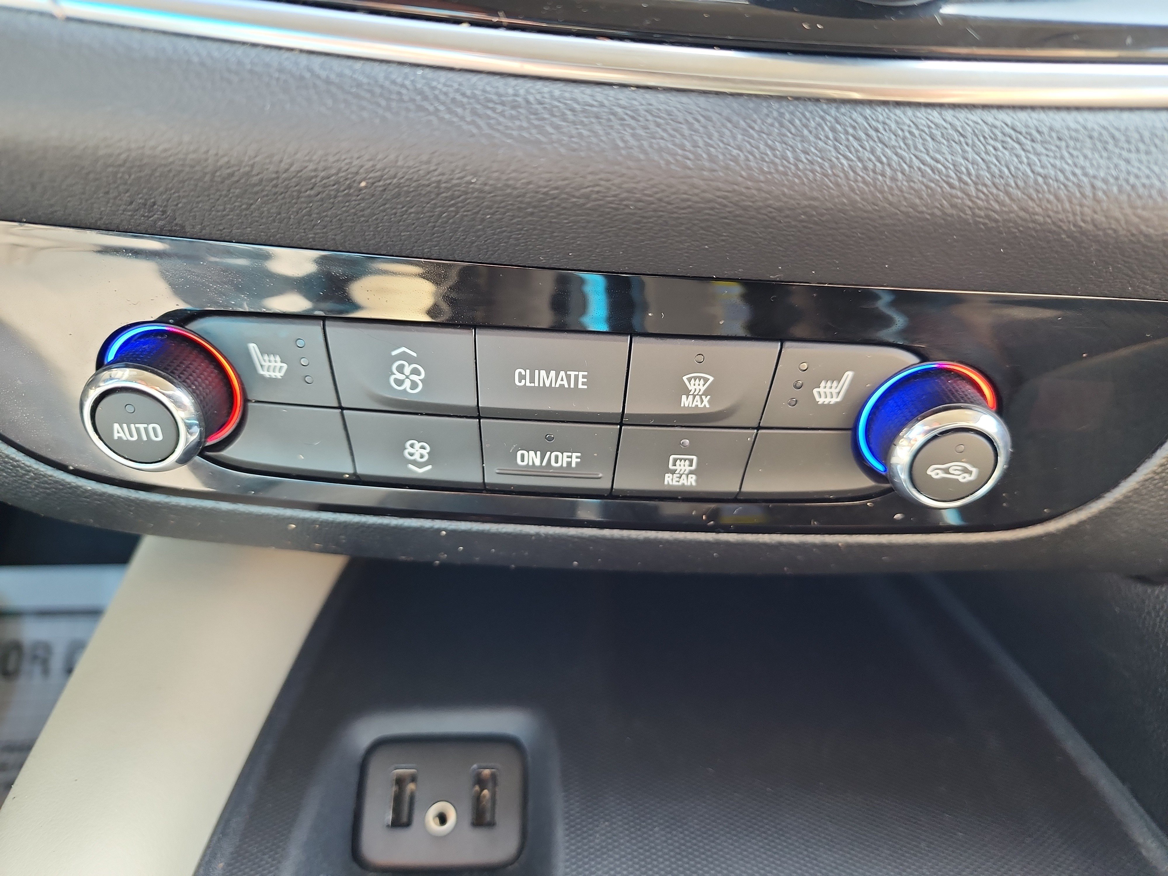 Certified 2019 Buick Enclave Essence AWD/4WD image 16