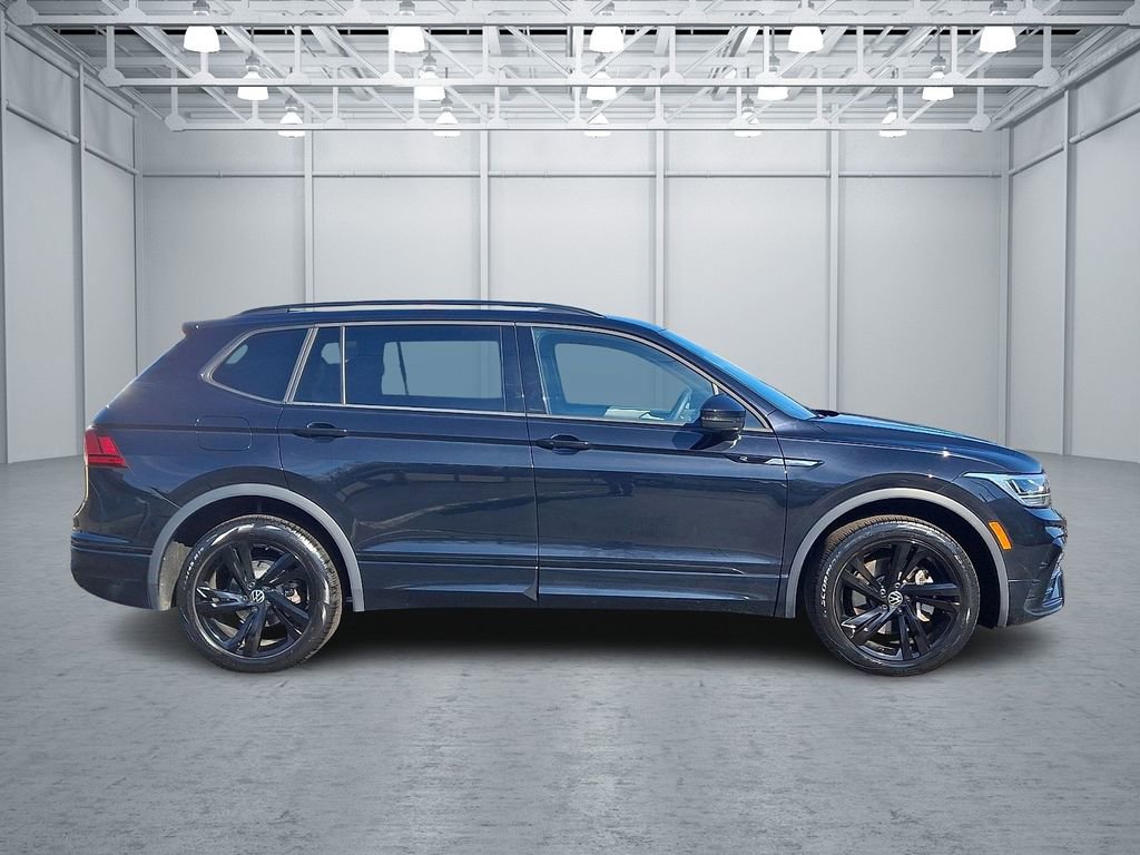 Certified 2023 Volkswagen Tiguan SE R-Line image 7