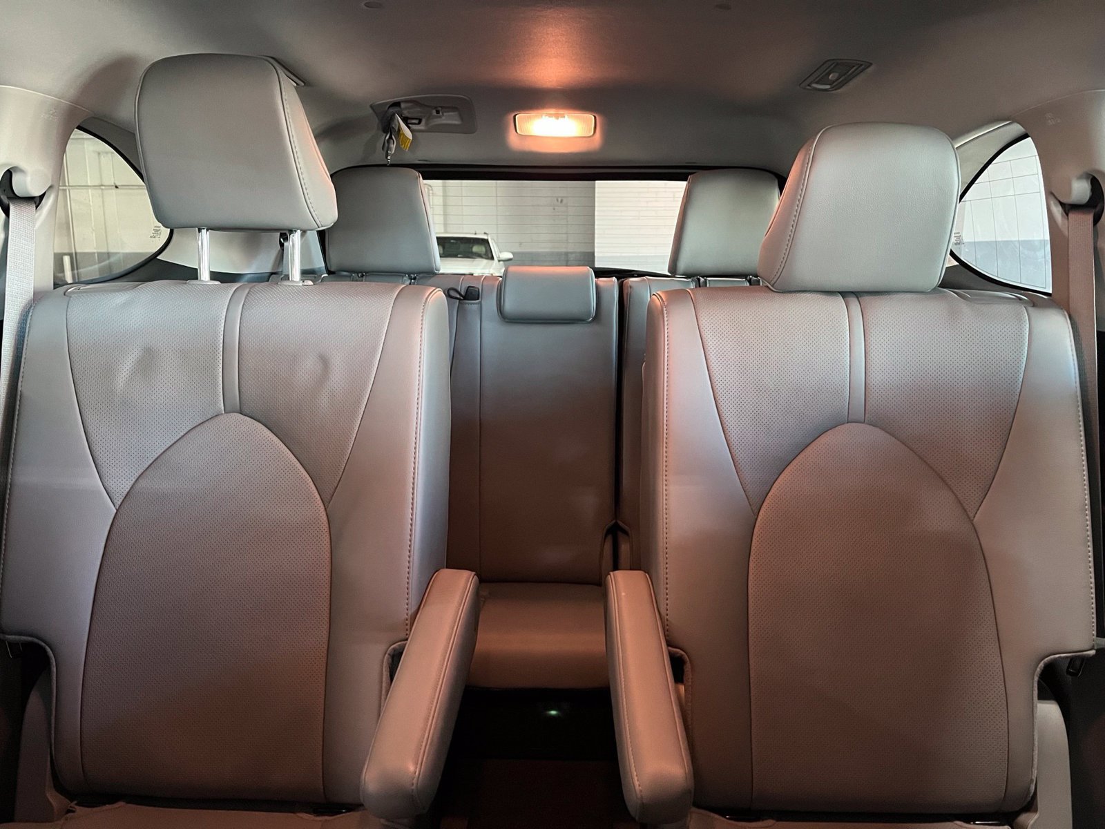 Used 2026 Toyota Highlander Limited AWD/4WD image 23